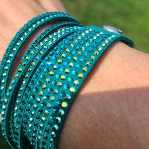 Beautiful teal and gold crystals leather double-wrapped bracelet